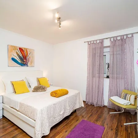 Apartment Sandito - Two Bedroom With Terrace And Sea View Mlini