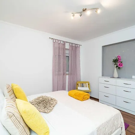 Sandito - Two Bedroom With Terrace And Sea View Mlini