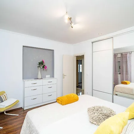Sandito - Two Bedroom With Terrace And Sea View Apartment *