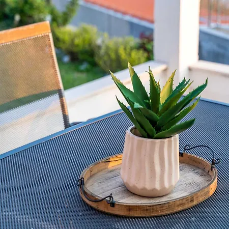 Apartment Sandito - Two Bedroom With Terrace And Sea View Mlini