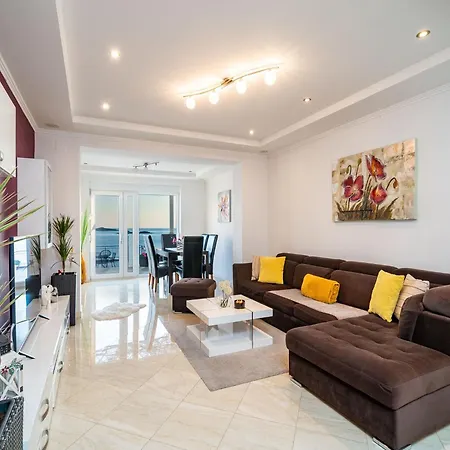 Sandito - Two Bedroom With Terrace And Sea View Apartment